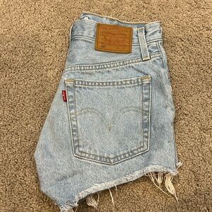 Levi’s 501 Jean shorts- light wash- like new